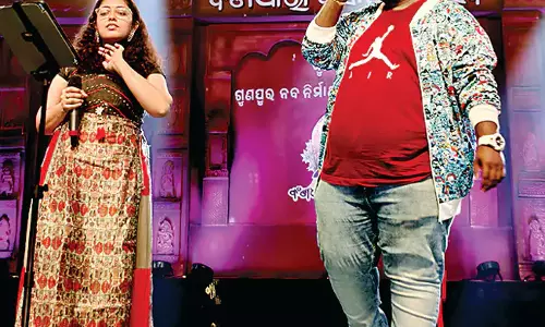 Odisha: तेलुगु कलाकारों के साथ उत्सव की धूम