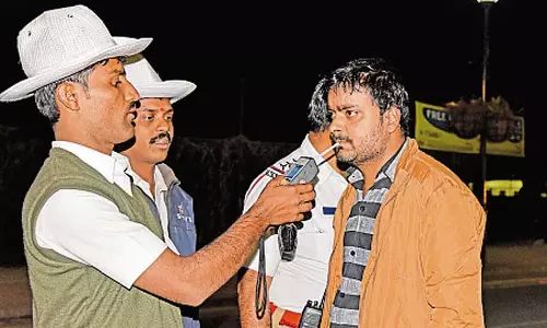 Bengaluru: पुलिस ने तेज गति से वाहन चलाने पर 2.30 लाख रुपये का जुर्माना वसूला