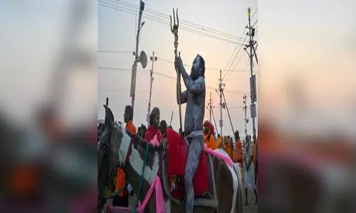 महाकुंभ 2025: अंतिम अमृत स्नान के अवसर पर नागा साधुओं के अद्भुत प्रदर्शन ने मंत्रमुग्ध किया
