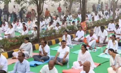 Andhra: श्रीकाकुलम में रथ सप्तमी उत्सव शुरू हो गया Andhra: श्रीकाकुलम में रथ सप्तमी उत्सव शुरू हो गया