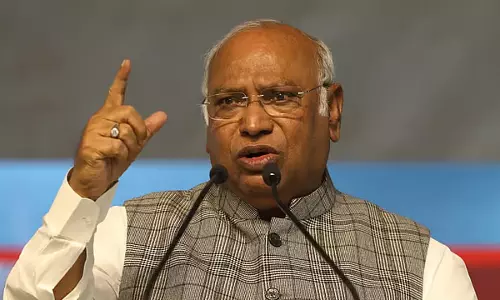 चुनाव आयोग की कार्यवाही की समीक्षा : कांग्रेस की कार्रवाई की व्यापक सराहना