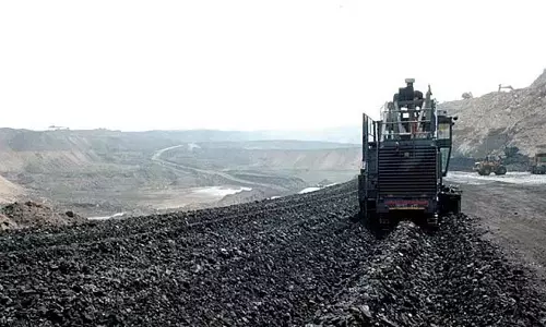 केंद्र के इशारे पर Odisha सरकार 10 खनिज ब्लॉकों की नीलामी के लिए तैयार