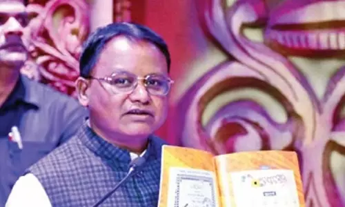 CM ने भक्तकवि को श्रद्धांजलि अर्पित की, ‘वर्णबोध’ के पुनर्मुद्रित संस्करण का विमोचन किया