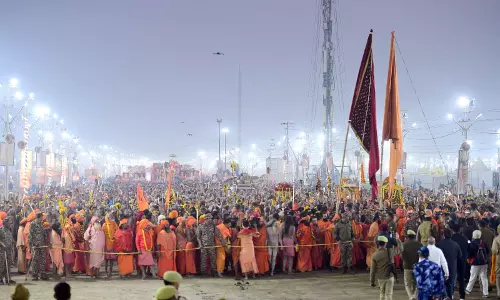 Mahakumbh: महाकुंभ में उमड़ा आस्था का जनसमुद्र, स्नानार्थियों की संख्या 35 करोड़ के पार
