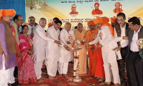 बहुलवादी भारत में हिंदू संविधान को लागू नहीं होने दिया जाएगा: Nidumamidi Swamiji