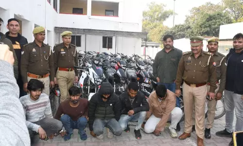 Meerut: पुलिस ने पांच अंतराज्यीय वाहन चोरो को गिरफ्तार किया Meerut: पुलिस ने पांच अंतराज्यीय वाहन चोरो को गिरफ्तार किया