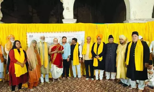 चिलकुर के पुजारी CS Rangarajan हैदराबाद में सूफी बसंत उत्सव में शामिल हुए