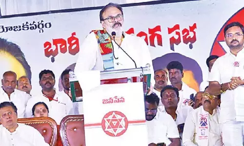 Andhra Pradesh : नागा बाबू ने विधानसभा में उपस्थिति न होने पर पेड्डीरेड्डी के जन्मदिन की मांग