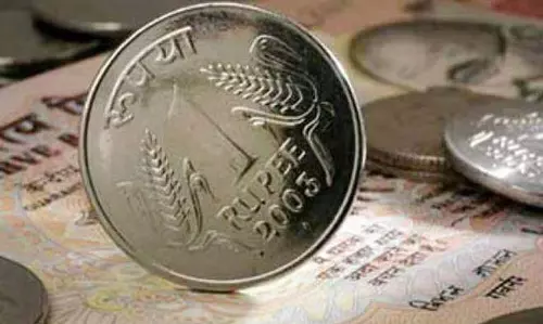ट्रम्प के टैरिफ से बाजार में उथल-पुथल के कारण रुपया 87.29 पर पहुंचा ट्रम्प के टैरिफ से बाजार में उथल-पुथल के कारण रुपया 87.29 पर पहुंचा