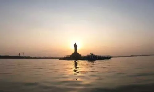 Hyderabad: हुसैन सागर में बनेगा स्काईवॉक और साइकिल ट्रैक Hyderabad: हुसैन सागर में बनेगा स्काईवॉक और साइकिल ट्रैक