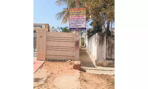 शादनगर के Ayyavaripalle गांव में शराब पर प्रतिबंध से ग्रामीणों के चेहरे पर खुशी शादनगर के Ayyavaripalle गांव में शराब पर प्रतिबंध से ग्रामीणों के चेहरे पर खुशी