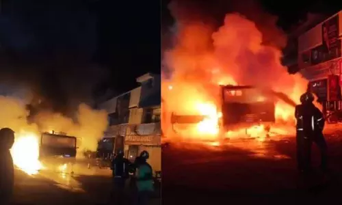 Chennai मेट्रो रेल निर्माण स्थल पर क्रेन में आग लगी, दमकलकर्मियों ने आग बुझाई Chennai मेट्रो रेल निर्माण स्थल पर क्रेन में आग लगी, दमकलकर्मियों ने आग बुझाई