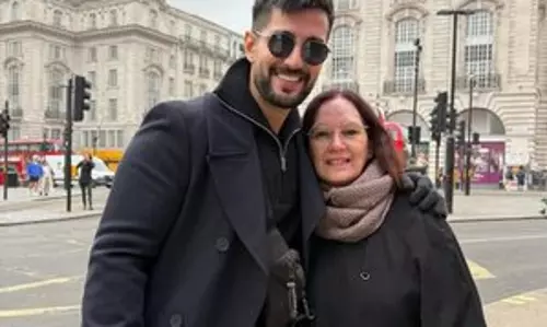 आदित्य सील अपनी मां को London की पहली अंतरराष्ट्रीय यात्रा पर ले गए