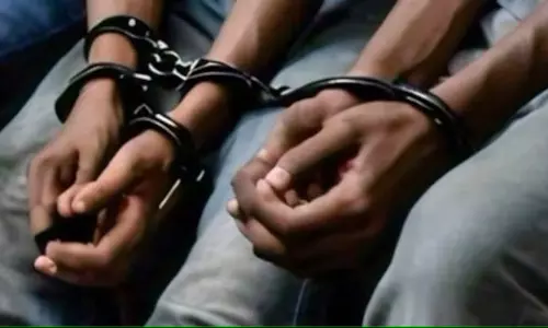 Pratapgarh: लेबर ठेकेदार की हत्या के दो आरोपी मुठभेड़ में घायल