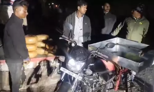 50 हजार की बाइक में 45 लाख की गांजा तस्करी, 2 अरेस्ट 50 हजार की बाइक में 45 लाख की गांजा तस्करी, 2 अरेस्ट