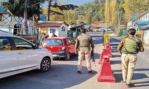 Jammu-Kashmir: आतंकवादी हमले में पूर्व सैनिक और उनकी पत्नी घायल