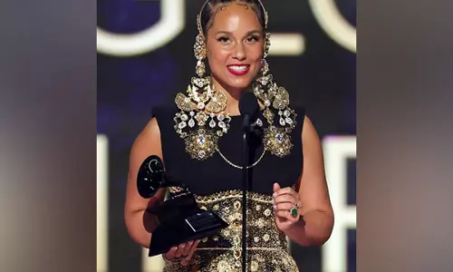 एलिसिया कीज़ को 67th Grammy Awards में डॉ. ड्रे ग्लोबल इम्पैक्ट अवार्ड मिला एलिसिया कीज़ को 67th Grammy Awards में डॉ. ड्रे ग्लोबल इम्पैक्ट अवार्ड मिला