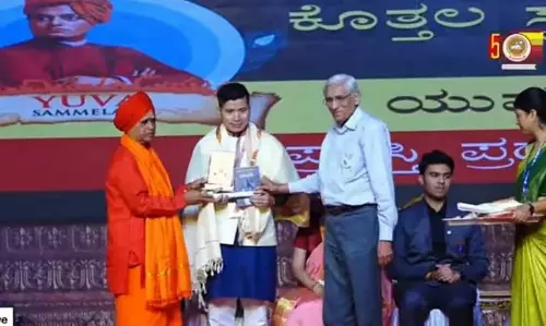 Arunachal : दृश्यमुनि चकमा को भारत गौरव युवा पुरस्कार से सम्मानित किया गया Arunachal : दृश्यमुनि चकमा को भारत गौरव युवा पुरस्कार से सम्मानित किया गया