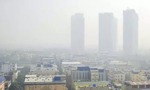 Kolkata हवाई अड्डे पर घने कोहरे से 22 उड़ानों की आवाजाही प्रभावितB Kolkata हवाई अड्डे पर घने कोहरे से 22 उड़ानों की आवाजाही प्रभावितB