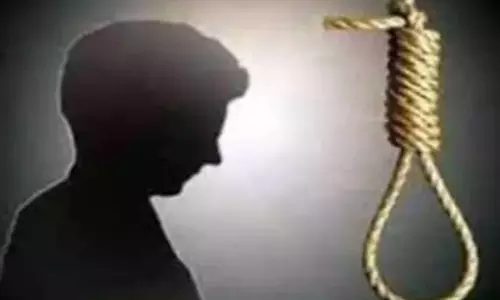 Aligarh: सुखरौली गांव में एक युवक ने फांसी लगाकर आत्महत्या की