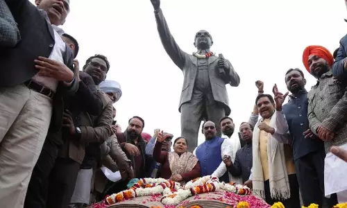 प्रतिमा तोड़े जाने की घटना को लेकर केंद्रीय पैनल ने Amritsar का दौरा किया प्रतिमा तोड़े जाने की घटना को लेकर केंद्रीय पैनल ने Amritsar का दौरा किया