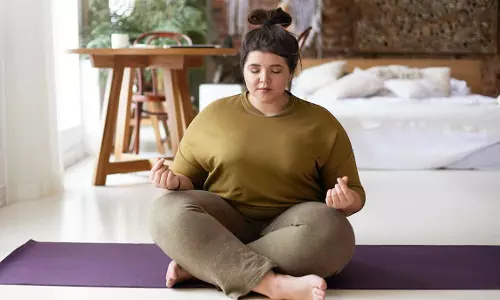 Lifestyle: पेट और कूल्हों की चर्बी से छुटकारा पाने के लिए शुरू करें यह योगासन Lifestyle: पेट और कूल्हों की चर्बी से छुटकारा पाने के लिए शुरू करें यह योगासन