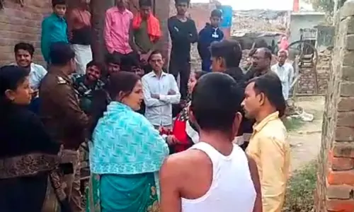 Shahjahanpur: किसान ने गाय के खेत में घुसने पर मारा भाला, घायल गाय ने दम तोडा