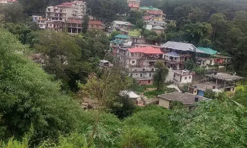 Himachal: धौलाधार के निकट अनियमित निर्माण से जान-माल को खतरा