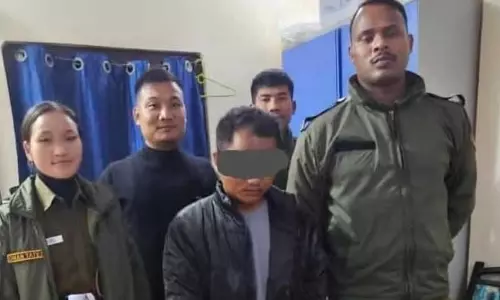 Arunachal : पापू हिल्स पुलिस ने संदिग्ध हेरोइन के साथ ड्रग तस्कर को गिरफ्तार किया Arunachal : पापू हिल्स पुलिस ने संदिग्ध हेरोइन के साथ ड्रग तस्कर को गिरफ्तार किया