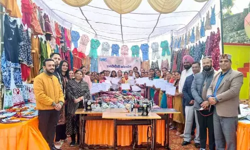Himachal: कौशल प्रशिक्षण के साथ ग्रामीण महिलाओं को सशक्त बनाना Himachal: कौशल प्रशिक्षण के साथ ग्रामीण महिलाओं को सशक्त बनाना