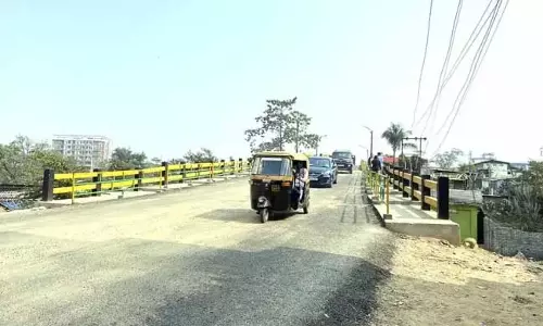 Nagaland : रेलवे ओवरब्रिज आम जनता के लिए खुलने पर यात्रियों ने राहत महसूस की Nagaland : रेलवे ओवरब्रिज आम जनता के लिए खुलने पर यात्रियों ने राहत महसूस की