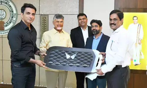 Andhra: सीएम चंद्रबाबू ने अभिनेता सोनू सूद को बधाई दी