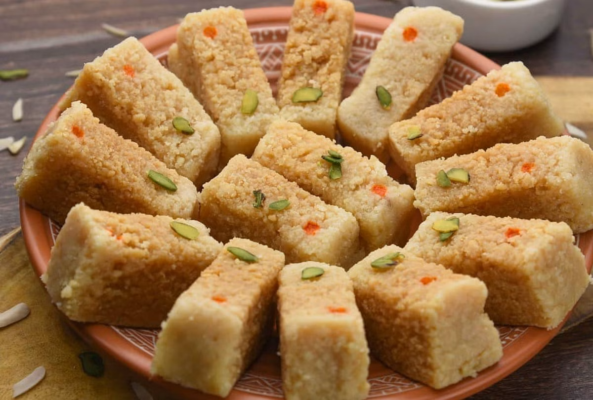 Milk cake: रोटी और दूध से बनाएं स्वादिष्ट मिल्क केक Milk cake: रोटी और दूध से बनाएं स्वादिष्ट मिल्क केक