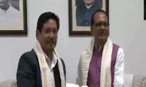 मेघालय के CM ने केंद्रीय मंत्री शिवराज चौहान को लोगों की समस्याओं से अवगत कराया मेघालय के CM ने केंद्रीय मंत्री शिवराज चौहान को लोगों की समस्याओं से अवगत कराया
