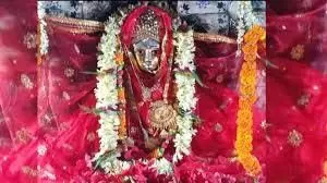 Bihar: मां तारा देवी मंदिर में उमड़ी श्रद्धालुओं की भीड़