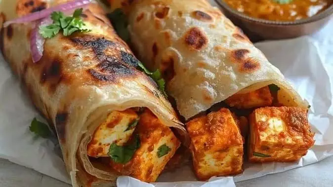 Paneer Roll Recipe: घर पर आसान तरीके से तैयार करें पनीर रोल