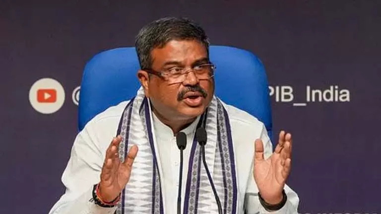 Dharmendra Pradhan: बजट में कृषि पर ध्यान देने से ग्रामीण क्षेत्रों में रोजगार बढ़ेगा