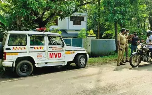Kerala में मोटर वाहन जांच चौकियां केवल दिन के समय ही संचालित होंगी Kerala में मोटर वाहन जांच चौकियां केवल दिन के समय ही संचालित होंगी