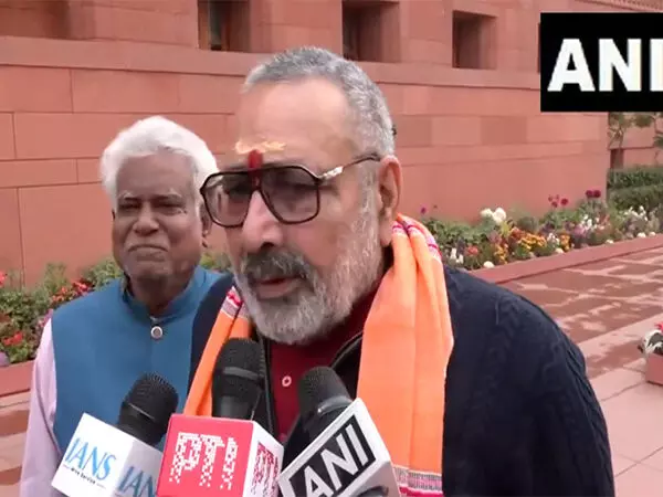 ओवैसी की टिप्पणी पर Giriraj Singh ने कहा- वक्फ बोर्ड कानून के अनुसार काम करेगा...कोई भी कानून से ऊपर नहीं है