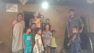 AP: आदिवासी धीमसा नृत्य के साथ वि द्युतीकरण का जश्न मनाते AP: आदिवासी धीमसा नृत्य के साथ वि द्युतीकरण का जश्न मनाते