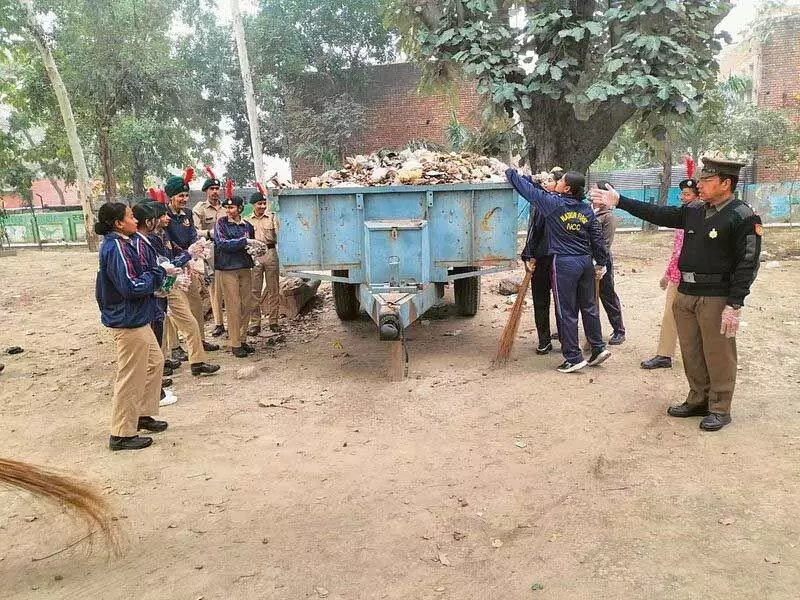 कैम्पस नोट्स NCC कैडेट्स ने चलाया स्वच्छता अभियान