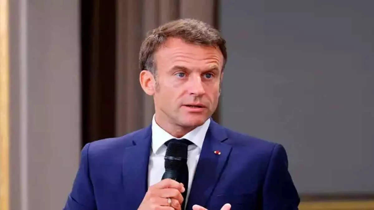 France की सरकार के बचने की उम्मीद, दक्षिणपंथी नेता ने अविश्वास प्रस्ताव का समर्थन नहीं किया