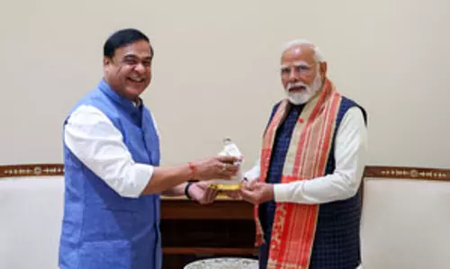 हिमंत बिस्वा सरमा ने पीएम मोदी से की मुलाकात, नए यूरिया संयंत्र की मंजूरी के लिए जताया आभार हिमंत बिस्वा सरमा ने पीएम मोदी से की मुलाकात, नए यूरिया संयंत्र की मंजूरी के लिए जताया आभार
