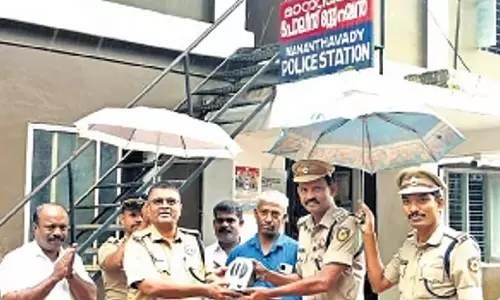 Kerala: रेडियो बशीर का मिशन ध्वनि के माध्यम से आराम पहुंचाना Kerala: रेडियो बशीर का मिशन ध्वनि के माध्यम से आराम पहुंचाना