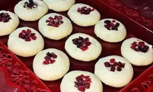 Recipe: गुलाब के स्वाद वाली स्वादिष्ट बंगाली मिठाई संदेश बनाएं Recipe: गुलाब के स्वाद वाली स्वादिष्ट बंगाली मिठाई संदेश बनाएं