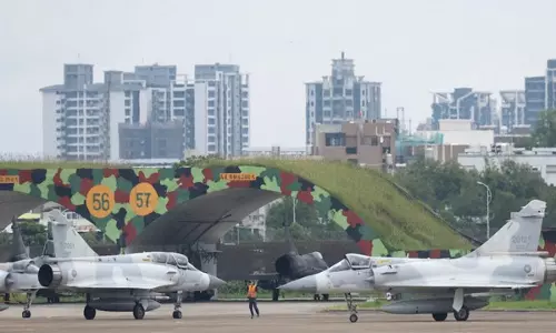 युद्ध की तैयारी में, PLA ने भूमिगत सुरंगें बना ली हैं और हवाई अड्डों को मजबूत बना लिया