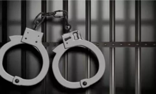 Shahjahanpur :छात्रा से दुष्कर्म के आरोपियों और पुलिस के बीच मुठभेड़, दो गिरफ्तार