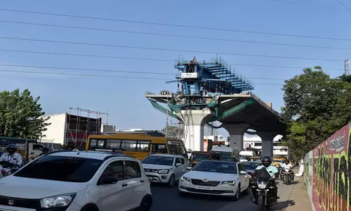 Tamil Nadu: टीएनईबी की देरी के कारण रेलवे ने अविनाशी रोड फ्लाईओवर का काम रोका Tamil Nadu: टीएनईबी की देरी के कारण रेलवे ने अविनाशी रोड फ्लाईओवर का काम रोका