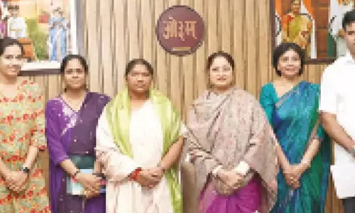 Telangana: सीताक्का ने केंद्र सरकार से आंगनवाड़ी केंद्रों के लिए धनराशि बढ़ाने का आग्रह किया