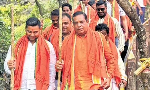 Odisha: खंडगिरि में जातरों में अश्लीलता के खिलाफ थेंगा अभिजन